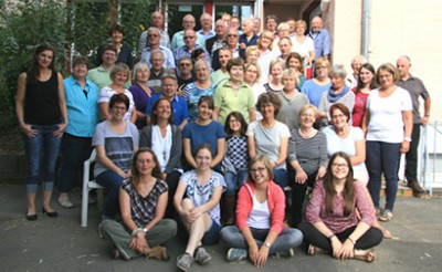 Foto: Hans Mainz[/caption]

Der Kirchenchor St. Martinus Stetternich hat zusammen mit der Stetternicher Chorgemeinschaft CHORios, dem gemischten Dürener  Chor Con spirito und den Vokalklassen der Südschule und der Martin-Luther-Schule Düren etwas ganz Besonderes vor.

Geplant sind zwei Aufführungen mit dem Magnificat von John Rutter und der Mass of the children desselben englischen Komponisten mit Orchester-Begleitung des Dürener Kammerorchesters unter der Leitung von Christian Werres und Hans-Josef Loevenich. Die beiden Aufführungen finden <strong srcset=